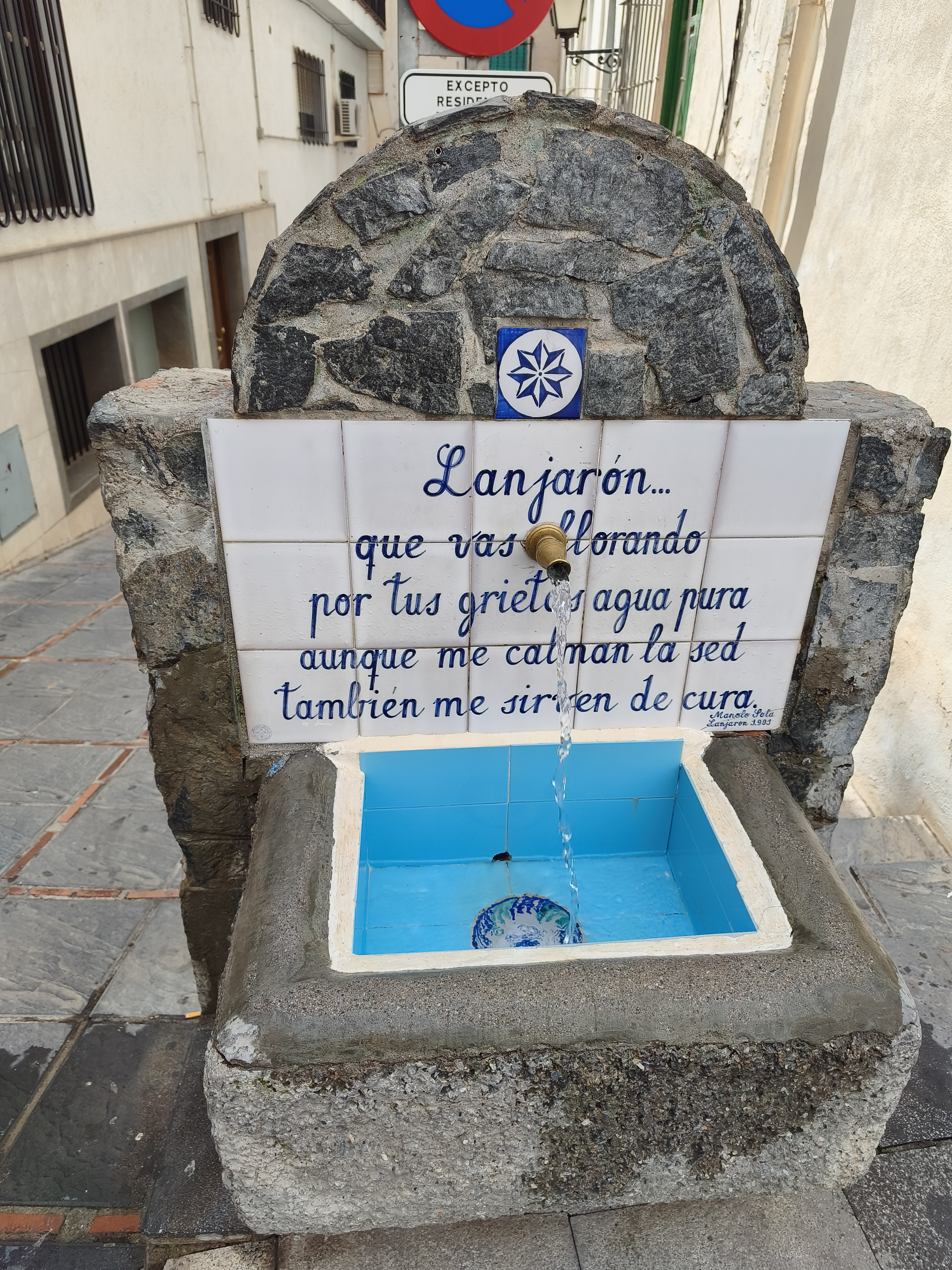 💧 La Ruta de los Pilares: El secreto que Lanjarón susurra al caminante