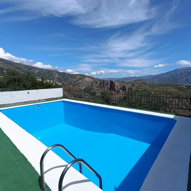 Panorámica del valle de Lanjarón desde la zona de la piscina