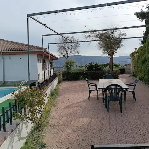 Vistas panorámicas de las montañas de Lanjarón desde el Chalet Venta del Aire.